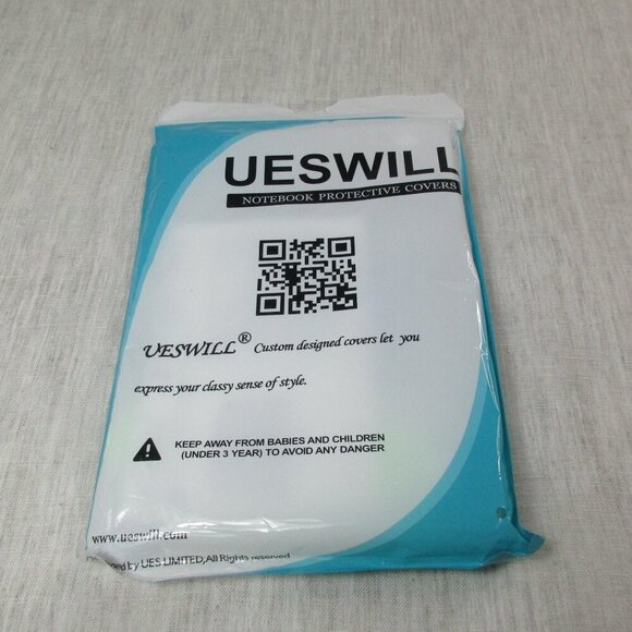 UESWILL Mackbook Pro 13" Clear Notebook Protective Cover Case + Microfiber Cloth - Picture 4 of 8